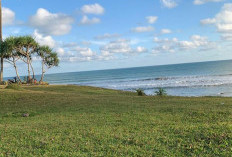 Pesona Pantai Air Padang: Potensi Wisata Strategis yang Terganjal Minimnya Fasilitas 