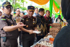  Kejati Bengkulu Gandeng Bulog Gelar Bazar Murah dan Cek Kesehatan Gratis