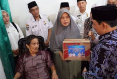 Aksi Nyata Pemkot Bengkulu, Berikan Kursi Roda dan Perhatian untuk Warga