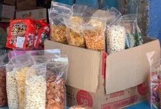 Hindari Antrean H-2 Lebaran, Ibu-Ibu  Curi Start Belanja Kue Lebaran