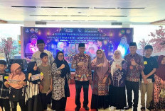  STIA Bengkulu Ajak Anak Yatim dan Lansia Belanja Baju Lebaran