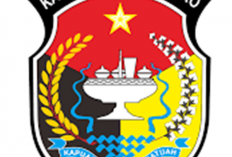 Pemkab Bersama Polres Mukomuko Bagikan Masker Gratis