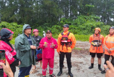 Hujan Badai, Wawali Ronny Turun Langsung Ikut Pencarian Nelayan Hilang, Tunjukkan Kepedulian pada Warga
